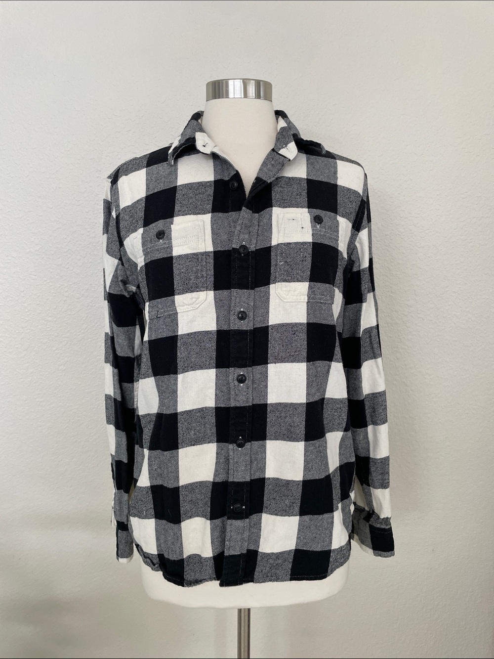 GAP Black and White Buffalo Plaid Button-Down Shirt